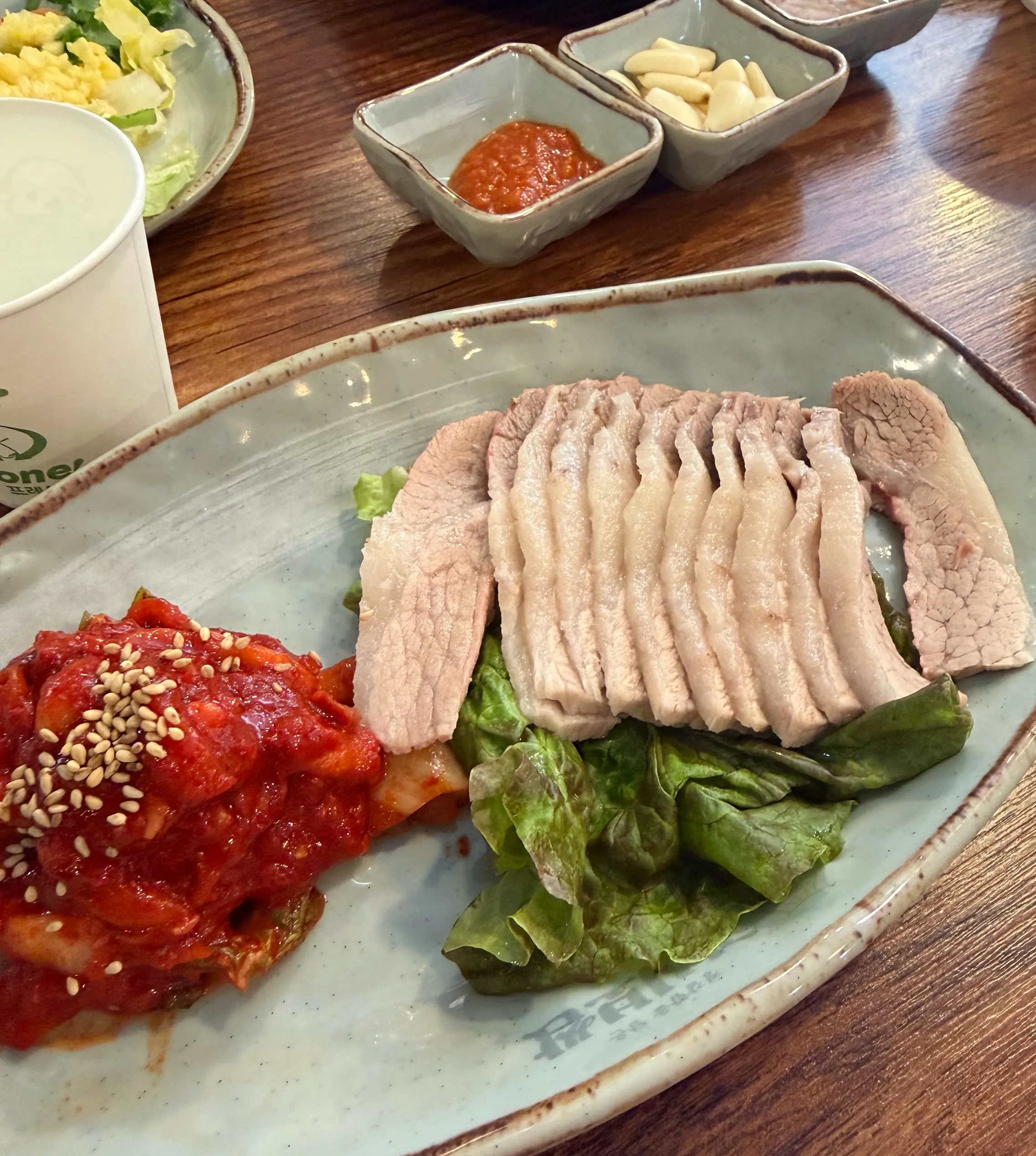 ポッサム(蒸し豚肉)は何枚でもいけますよね...